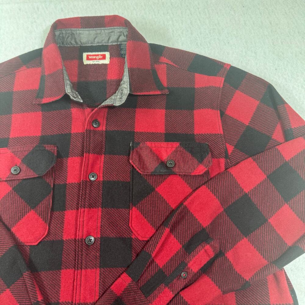 Wrangler Premium Quality Men's Red Buffalo Plaid Fleece Flannel Button Up Large